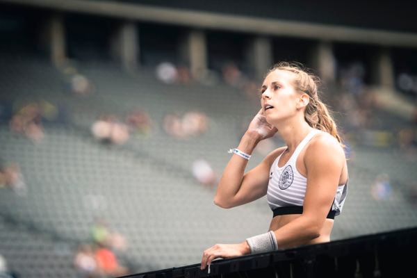 Clara Rentz (LT DSHS Koeln) beim Stabhochsprung waehrend der deutschen Leichtathletik-Meisterschaften im Olympiastadion am 26.06.2022 in Berlin